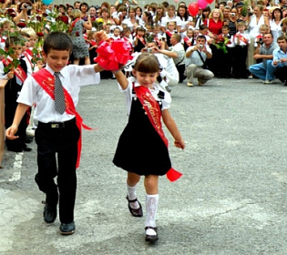 Депутаты Заксобрания поздравили школьников, студентов и педагогов Приангарья с Днем знаний и началом учебного года